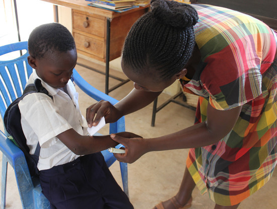 help2kids Tansania, Gesundheitsprojekt: Erste Hilfe Sets und Training